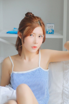 《年轻女教师》在线播放
